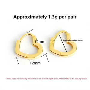 Detail of S925 sterling silver heart earrings with 12mm diameter and S925 hallmark