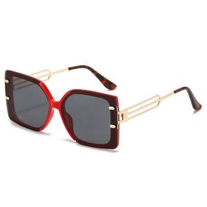 Fashionable square oversized sunglasses with red-brown frames and hollow metal temples