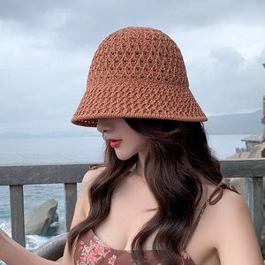 Chapeau cloche tricoté respirant pour femmes en caramel pour plage et voyages d'été