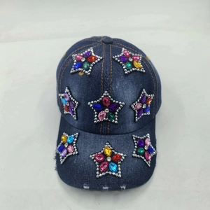 Dunkelblaue Denim Baseballkappe mit bunten Strasssternen und Distressed-Effekt am Schirm