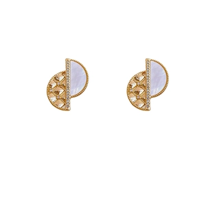 Elegant 18K gold-plated earrings featuring mother-of-pearl and hollow grid design