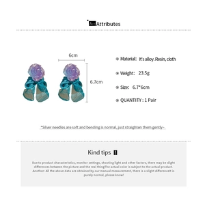 Detailed dimensions and material chart of purple resin flower earrings with fabric bow