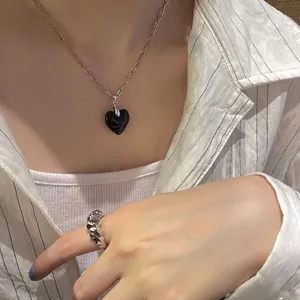 Fashion zebra pattern heart pendant necklace with wavy liquid metal texture ring set