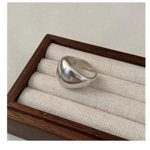Detailed close-up of S925 sterling silver ring showing the certified hallmark on the band