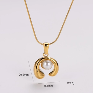 Détail du collier cœur affichant les dimensions 18,5mm de large et 20,5mm de hauteur
