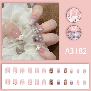 Nagel-Set zum Aufkleben mit Leopardenmuster und süßem Bären-Design in Nude-Rosa und Braun
