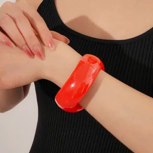 Acrylic Wide Bangle Bracelet Irregular Wave Gradient Geometric Thick Resin Hand Ring Jewelry For Women Retro Fashion