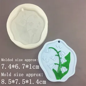 Moule en silicone muguet détaillé montrant les dimensions et l'art floral en résine fini