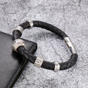 Bracelet tressé pour hommes en cuir noir de 10mm avec fermoir magnétique en acier titane