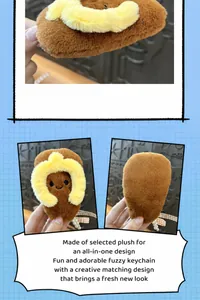 Dettaglio del portachiavi in peluche a forma di pantofola con texture morbida e viso