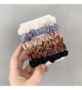 Set di sei eleganti elastici per capelli in raso setoso in vari colori estetici