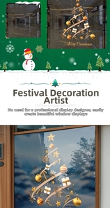 Détail de stickers de Noël pour fenêtre avec étoiles dorées, bonhomme de neige et décors