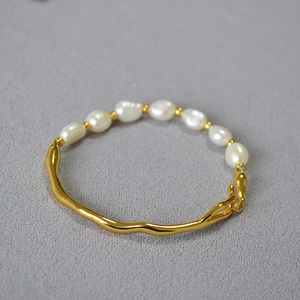 Minimalist irregular brass gold bracelet with baroque freshwater pearls and metal wave design