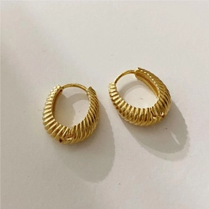 Classic gold croissant hoop earrings in minimalist 925 sterling silver for women