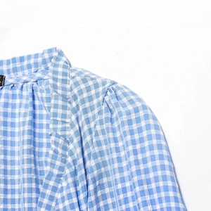 Haut court à carreaux vichy bleu et blanc pour femme avec détails de col et coton doux