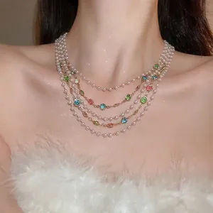 Collier de perles multicouche avec perles en verre colorées et style rétro pour femme