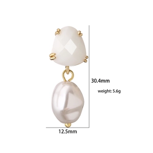 Zircon pearl drop earrings in 18K gold plated brass with 30.4mm height and 12.5mm width