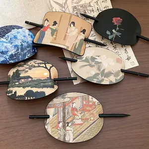 Elegante Haarnadeln aus Leder im chinesischen Stil mit traditionellen Kunstbemalungen