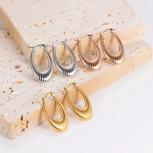 U-shaped earrings with unique geometric stripe design in gold, silver and rose gold finish