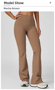 Détail du pantalon de yoga évasé à taille haute marron moka avec coutures de renfort