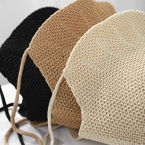 Détails du tricotage de chapeaux de soleil respirants en noir, kaki et beige doux