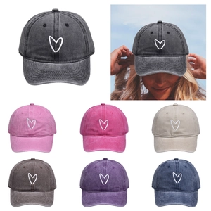 Gewaschene Baumwolle Baseballkappe Herz Bestickt Sonnenschutz Gebogener Rand Outdoor Casual Verstellbarer Hut Damen Herren