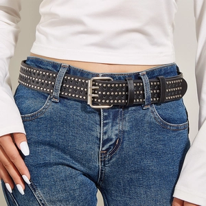 Ceinture punk en cuir noir avec trois rangées de rivets étoile et boucle double ardillon