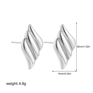 Detailed view of silver wave-shaped heart stud earrings with size and weight metrics