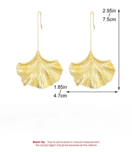 Detailed size specifications for gold alloy ginkgo leaf dangle earrings with dimensions