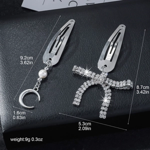 Detailed dimensions and weight of moon pendant and rhinestone bow hair clips in 9g