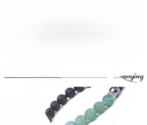 Detail von 8mm verwittertem Achat und Vulkansteinperlen mit handgefertigtem Geflecht
