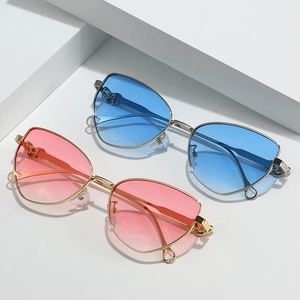 Cat Eye Sunglasses Women Metal Frame UV400 Gradient Lens Irregular Heart Rhinestone Fashion Luxury Sun Glasses