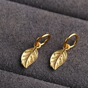 S925 sterling silver leaf pendant with golden finish and detailed vein engraving