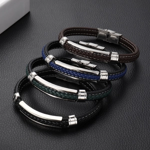 Bracelet En Cuir Microfibre Tressé Pour Homme Avec Barre D'Identité Polie En Acier Inoxydable Fermoir Magnétique Bijoux Multicouches Cadeau