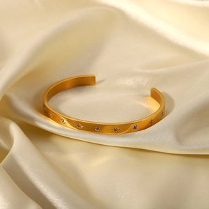 Französisches Vintage-Armreif aus 18K vergoldetem Edelstahl mit Sternenzirkonia
