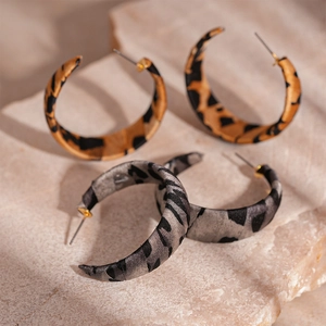 Vintage leopard print C-shape hoop earrings with pleated fabric for women style
