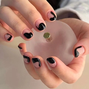 Geometric Irregular Black Liquid Lines Press On Nails Minimalist Short Round Artificial Nail Tips For Women Glossy