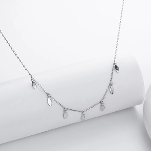 Detailansicht der S925 Sterling Silber Halskette mit mehreren Paillettenblatt Anhängern