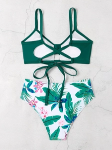 Zweiteiliger Floral-Bikini mit dunkelgrünem Top und bedruckter High-Waist-Hose im Set