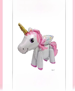 Détail d'un ballon licorne en aluminium de 46x61cm avec crinière rose pour décoration