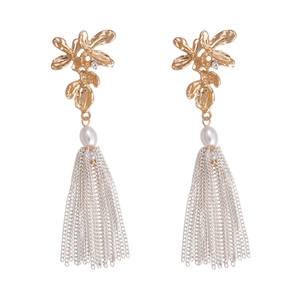 Boucles d'oreilles fleur dorées avec cristaux, perles et glands de chaîne argentés