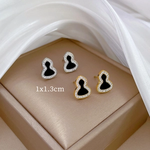 Titanium steel hulu stud earrings with black enamel and rhinestones for women and men