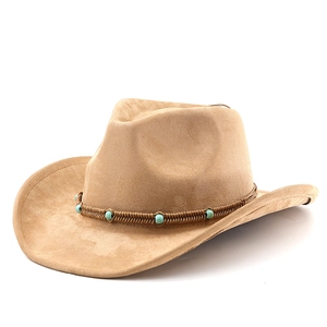 Chapeau de cowboy en daim camel avec perles turquoise bohèmes et ruban tressé