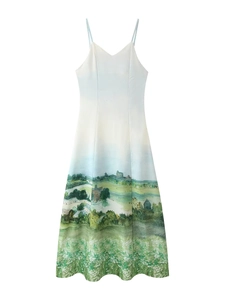 Détail de l'imprimé peinture à l'huile sur robe d'été blanche avec tissu de haute qualité
