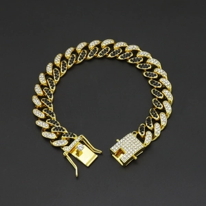 Détail du bracelet cubain hip-hop 12mm avec strass noirs et blancs incrustés