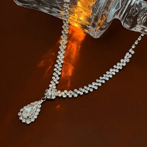 Waterdrop Pendant Necklace Shiny Rhinestone Alloy Statement Choker Elegant Luxury Jewelry For Women Girls