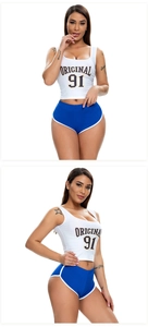 Nahaufnahme von Sportset für Damen mit weißem Tanktop und blauen Shorts aus zwei Winkeln