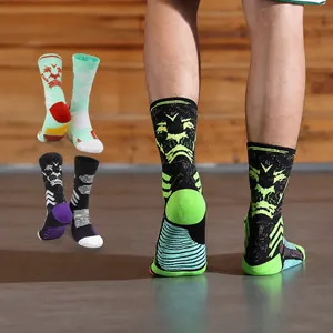 Detailansicht der Basketballsocken mit Saugfähiger Frotteesohle und gemustertem Design