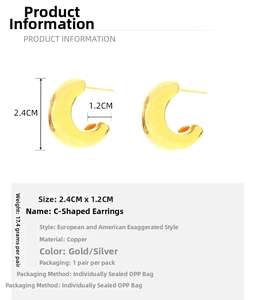 Technical specifications for gold C-shape geometric earrings with size 2.4cm x 1.2cm