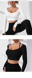 Detailansicht von geripptem Yoga-Top mit Halterneck und Langarm-Bolero mit Daumenlöchern